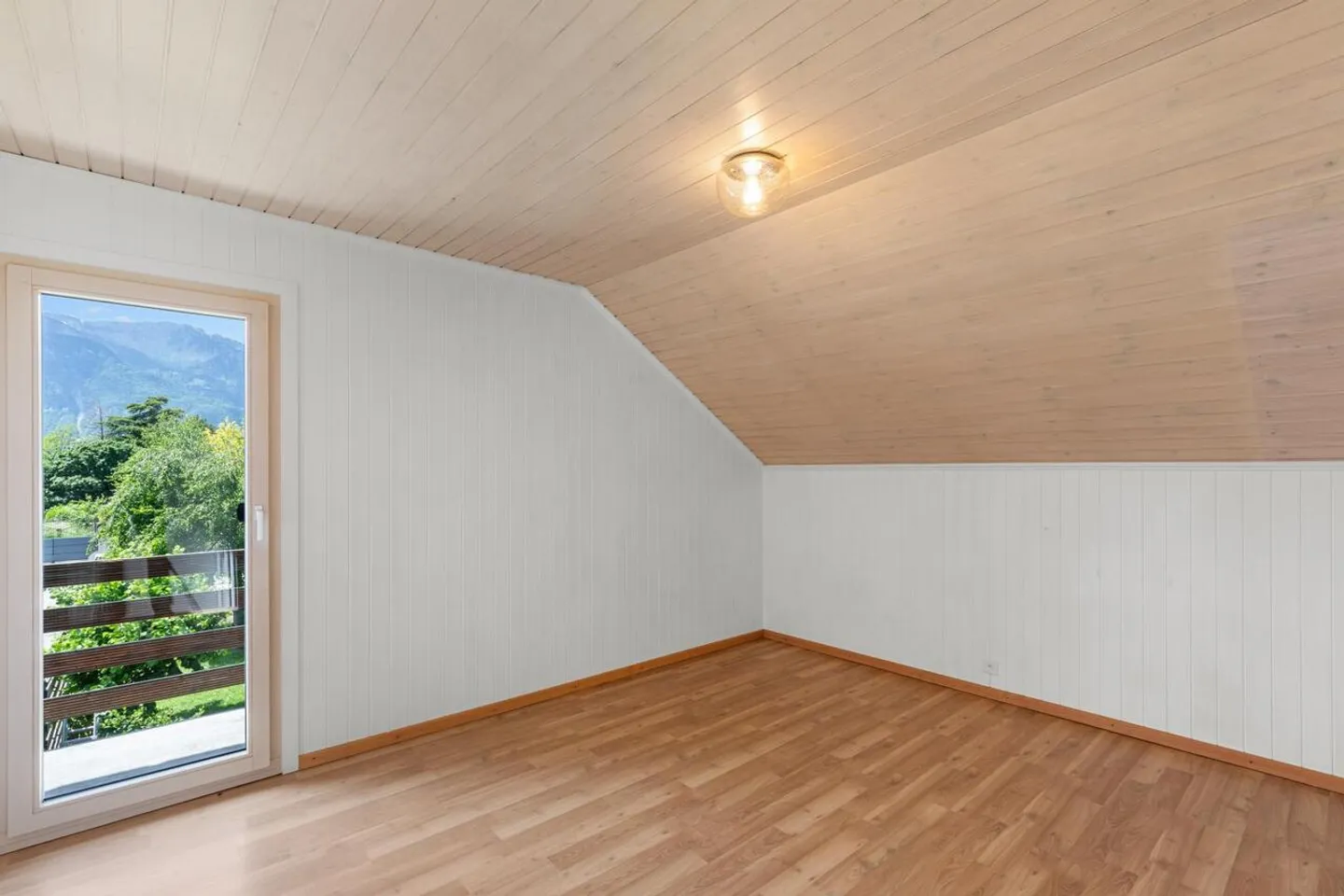 Charmante maison individuelle dans quartier résidentiel! - Photo 6 sur 11