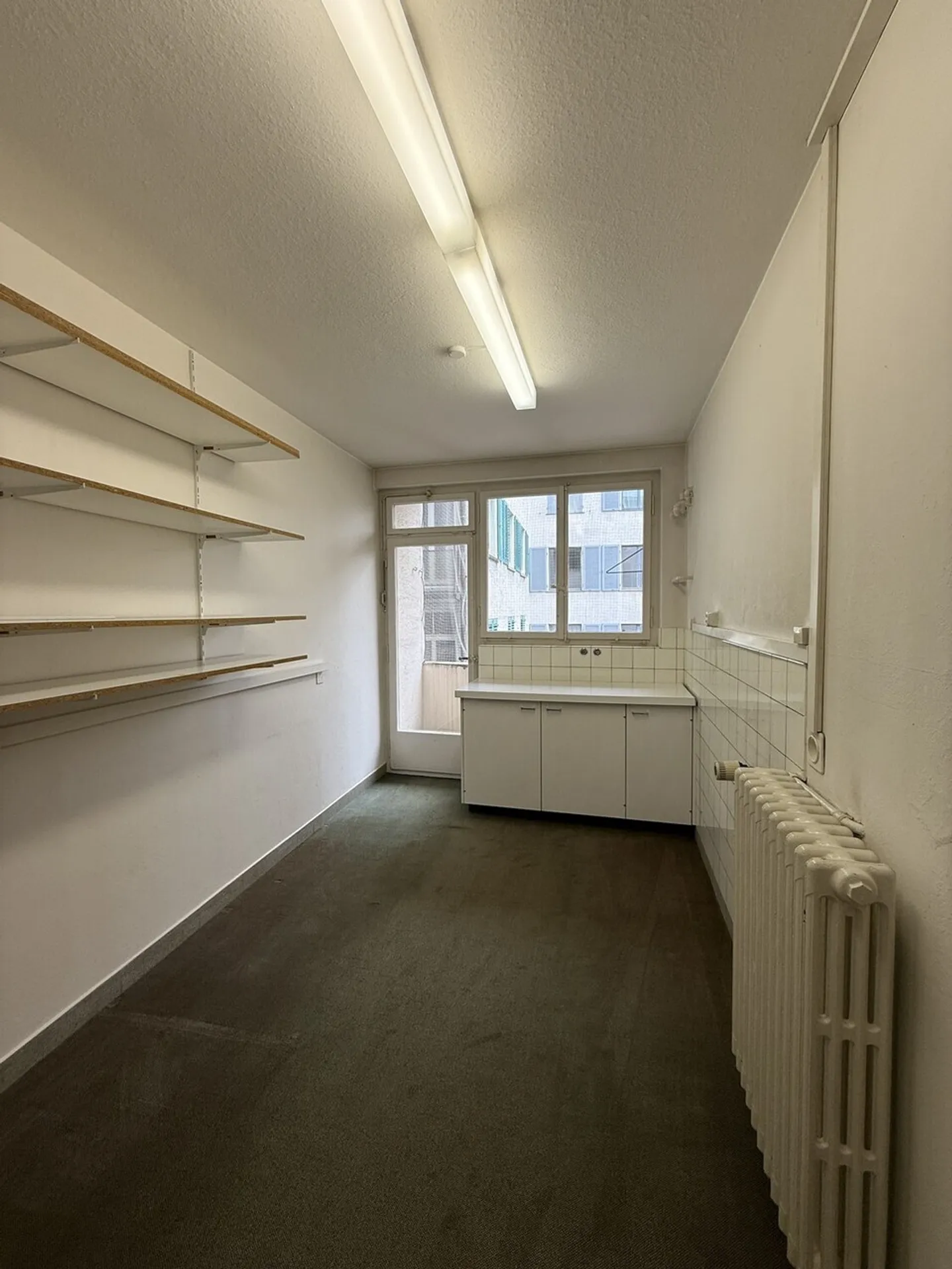 Commercial space directly at Zug train station - Photo 10 of 13