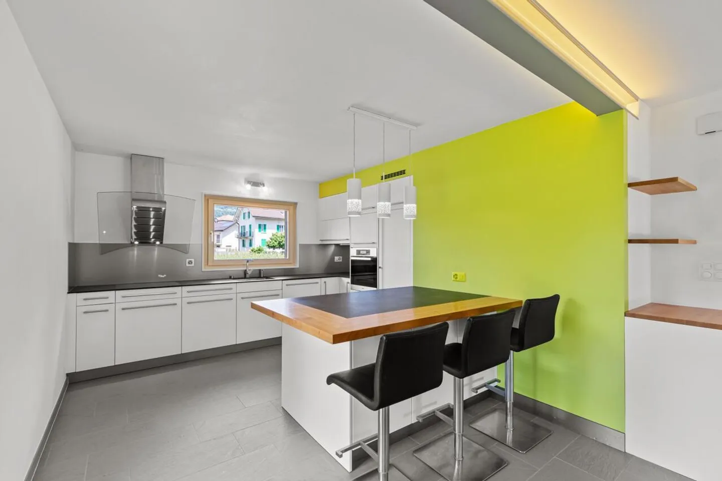 Charmante maison individuelle dans quartier résidentiel! - Photo 2 sur 11