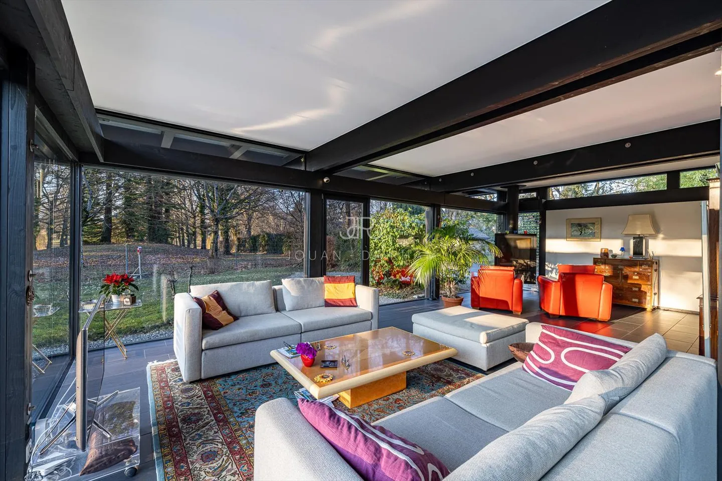 Villa in Residential Area - Photo 4 of 5