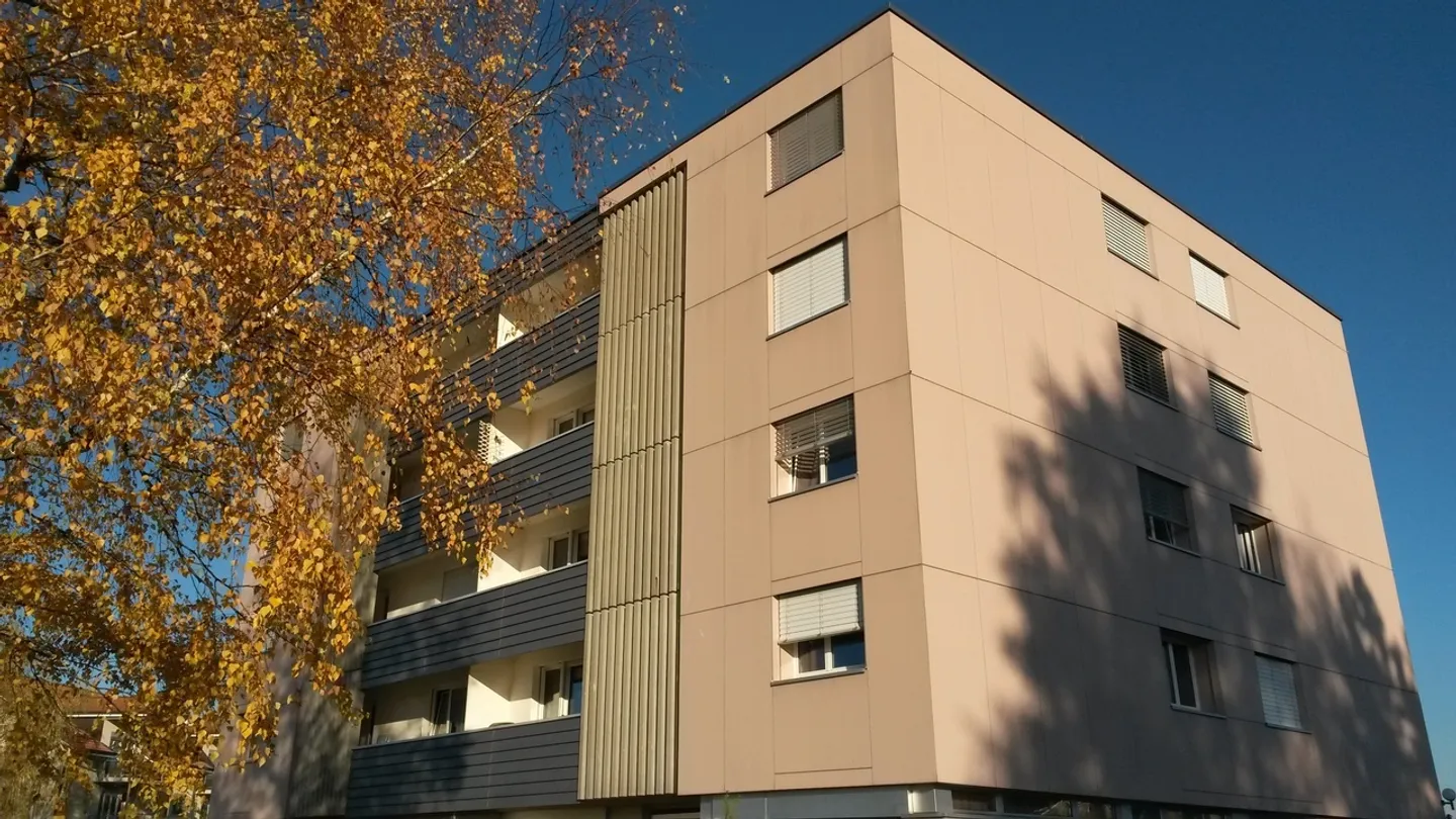 Spazio commerciale al piano terra di circa 45 m2 - Foto 1 di 9