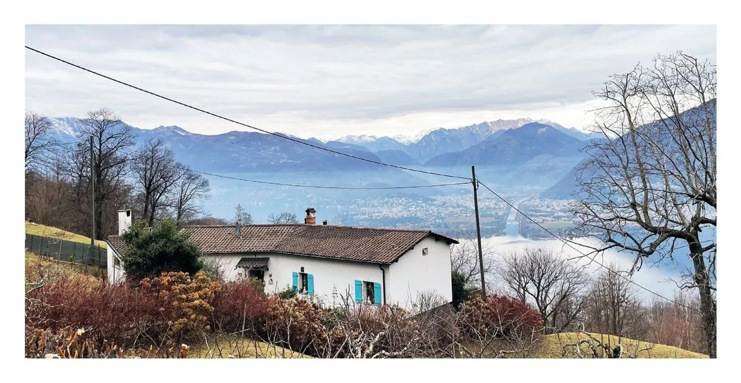 Einfamilienhaus mit 4 Zimmern und atemberaubendem Panoramablick auf den Lago Verbano - Foto 1 von 13
