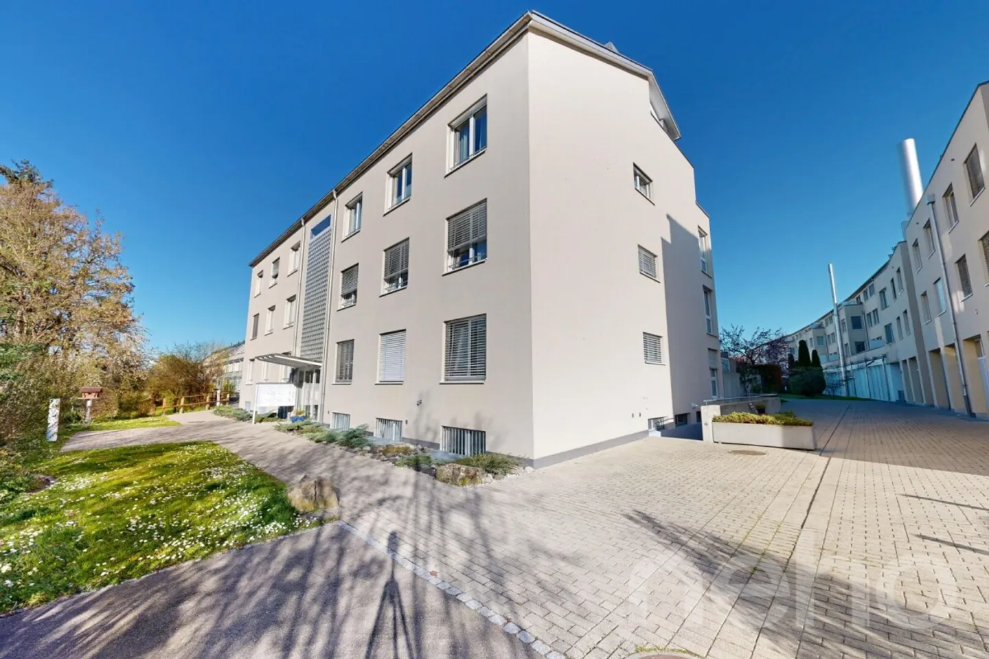 Appartement Duplex 3.5 pièces avec grande terrasse et balcon - Photo 1 sur 12