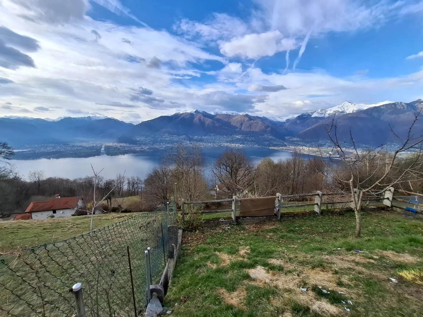 Einfamilienhaus mit 4 Zimmern und atemberaubendem Panoramablick auf den Lago Verbano - Foto 10 von 13