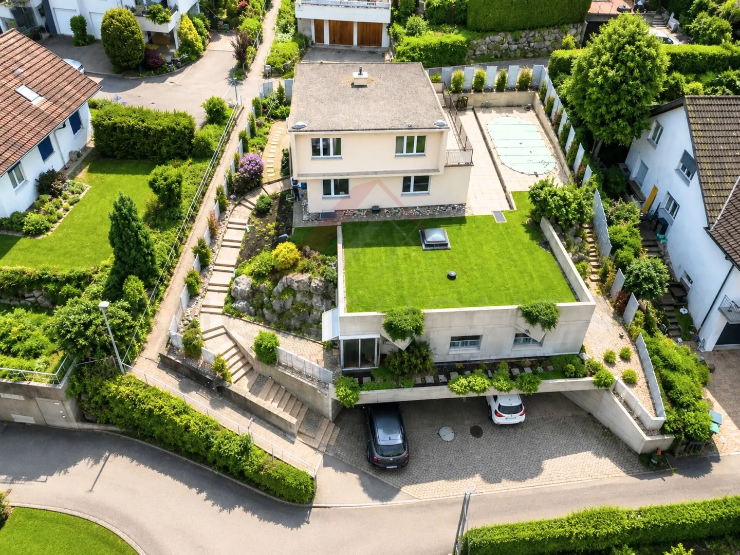 Charmante maison individuelle de 7 pièces avec appartement séparé et grand potentiel à Wohlen AG - Photo 2 sur 14