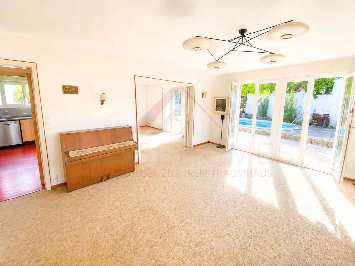 Charmante maison individuelle de 7 pièces avec appartement séparé et grand potentiel à Wohlen AG - Photo 5 sur 14