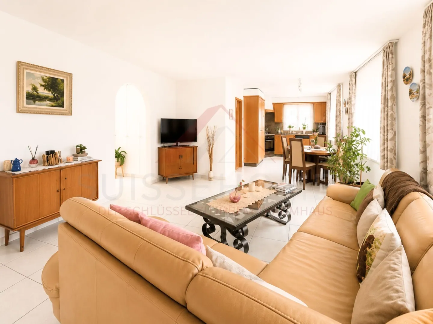 Charmante maison individuelle de 7 pièces avec appartement séparé et grand potentiel à Wohlen AG - Photo 3 sur 14