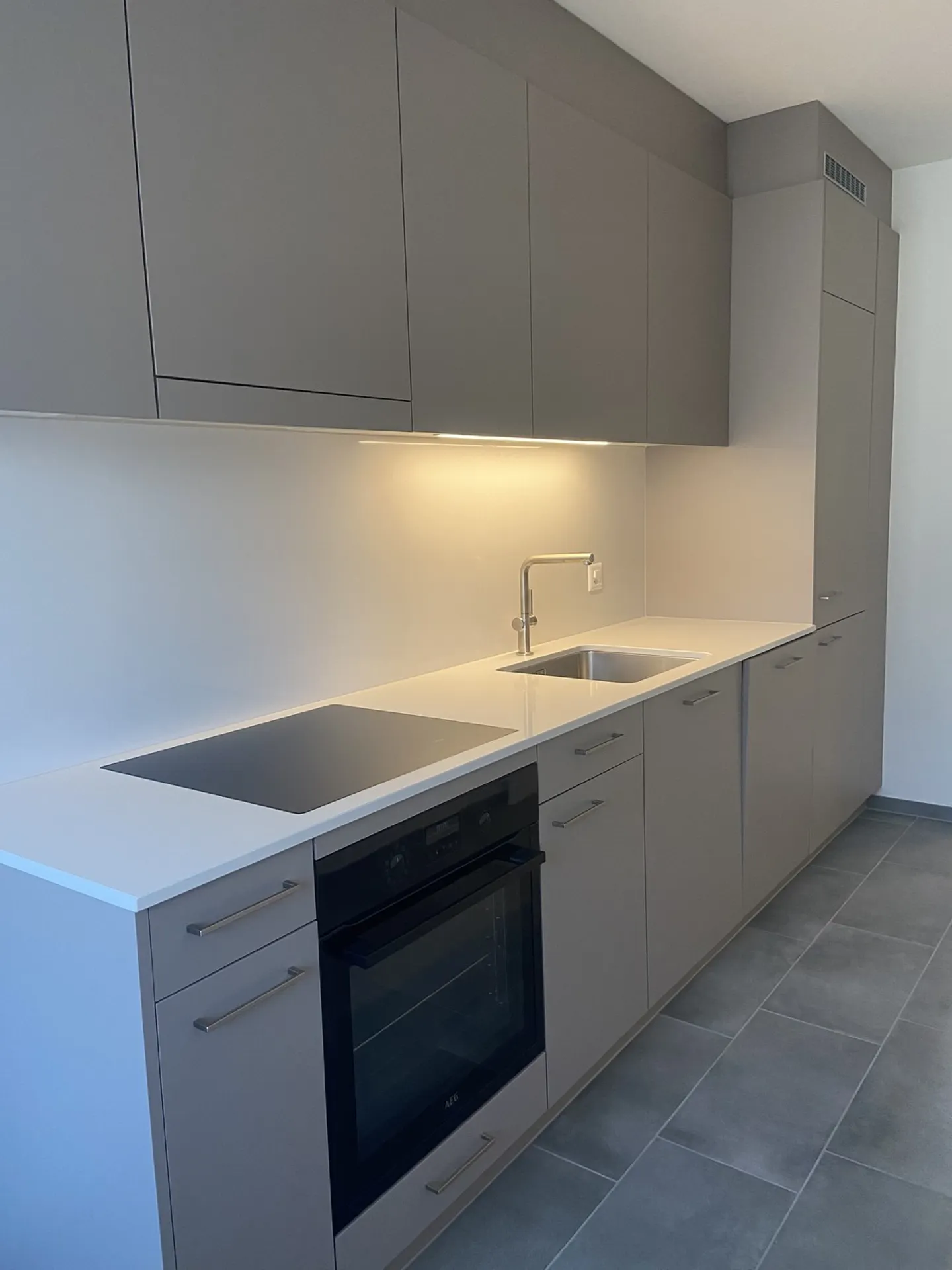 Charming Apartment in Basel - Photo 4 of 6