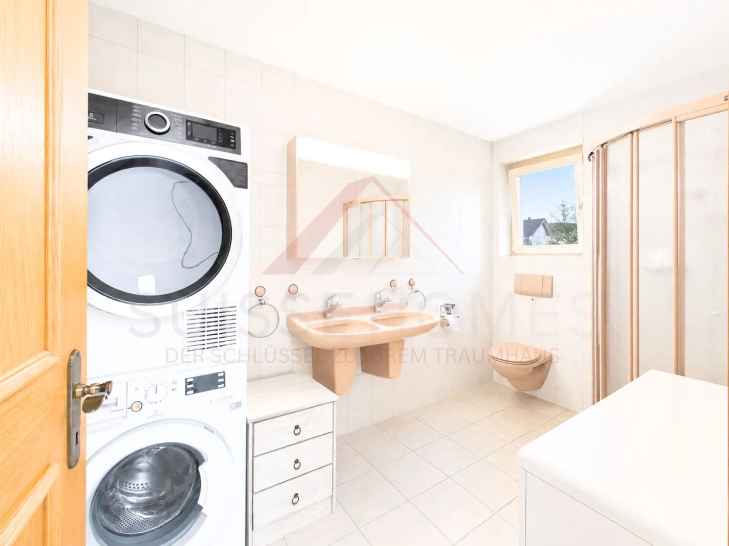 Charmante maison individuelle de 7 pièces avec appartement séparé et grand potentiel à Wohlen AG - Photo 10 sur 14