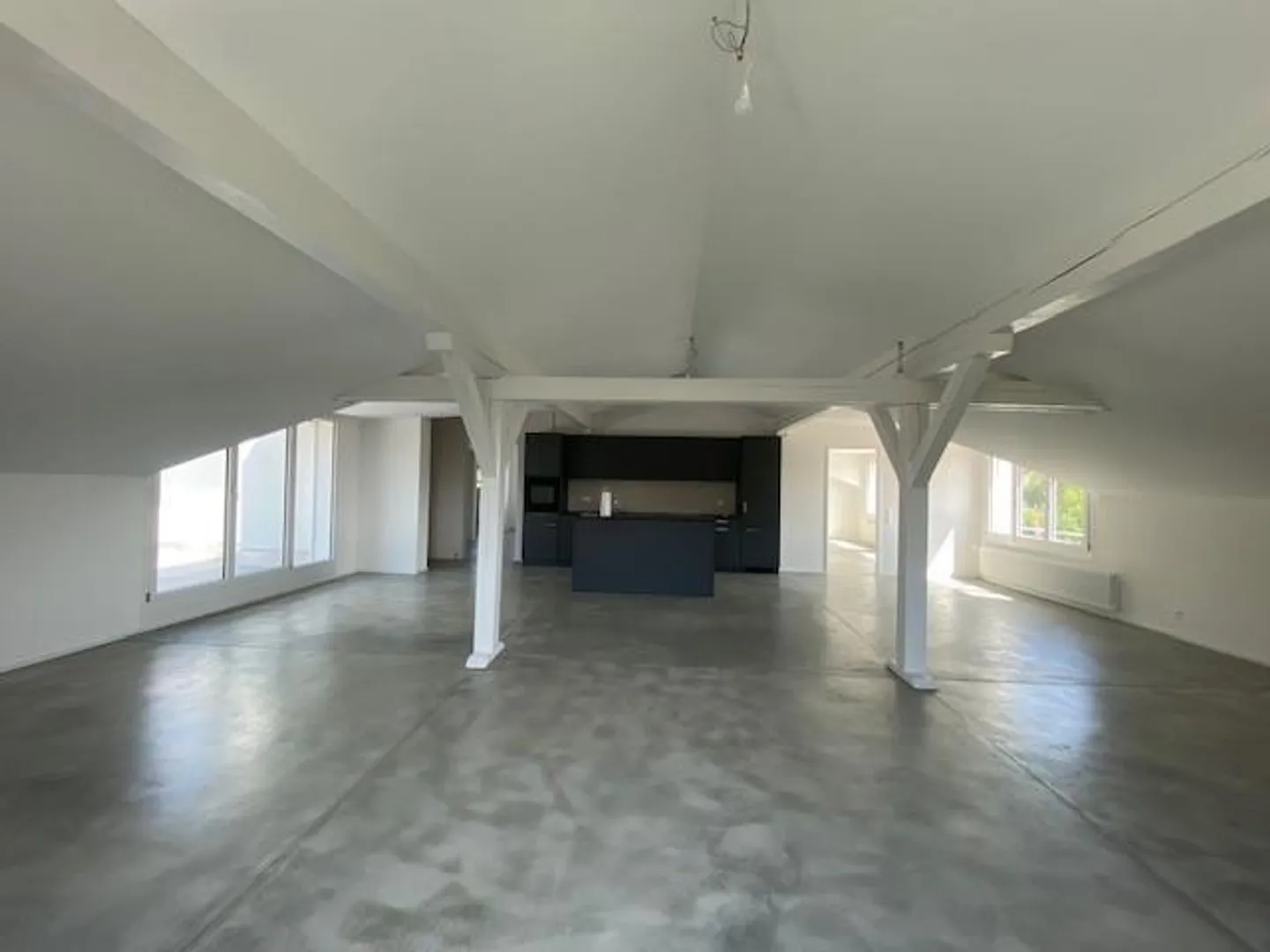 helle und grosszügige Wohnung in Muri b. Bern - Foto 1 von 8