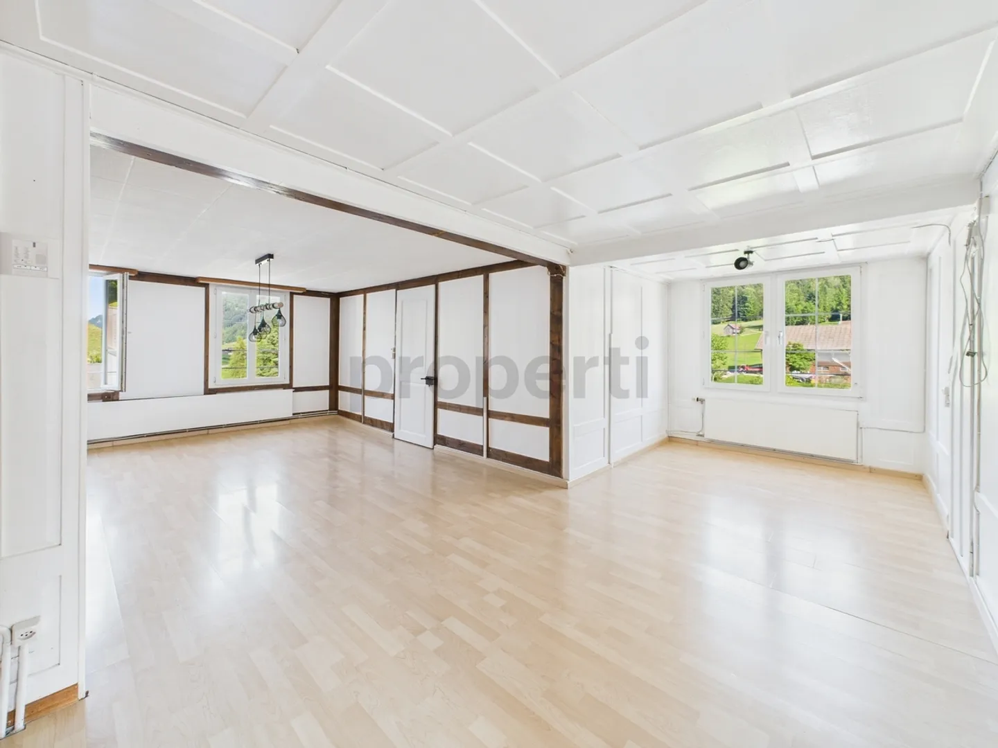 Grosszügige 2.5-Zimmer Wohnung in Alpthal - Foto 1 von 7