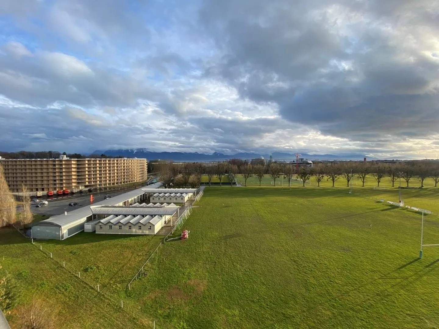 Magnificent apartment with panoramic views of the lake and the Alps - Photo 2 of 8