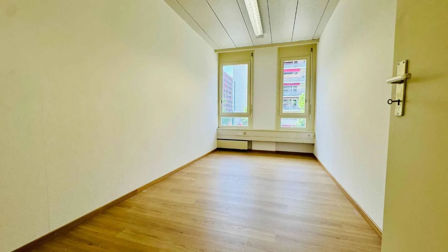 9-Zimmer-Büro - Foto 5 von 13