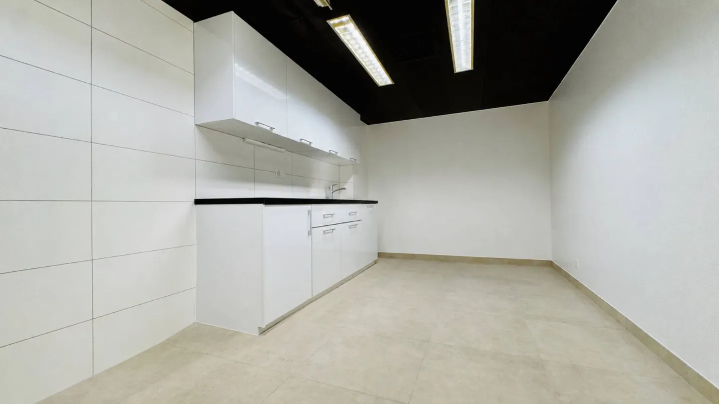 9-Zimmer-Büro - Foto 12 von 13