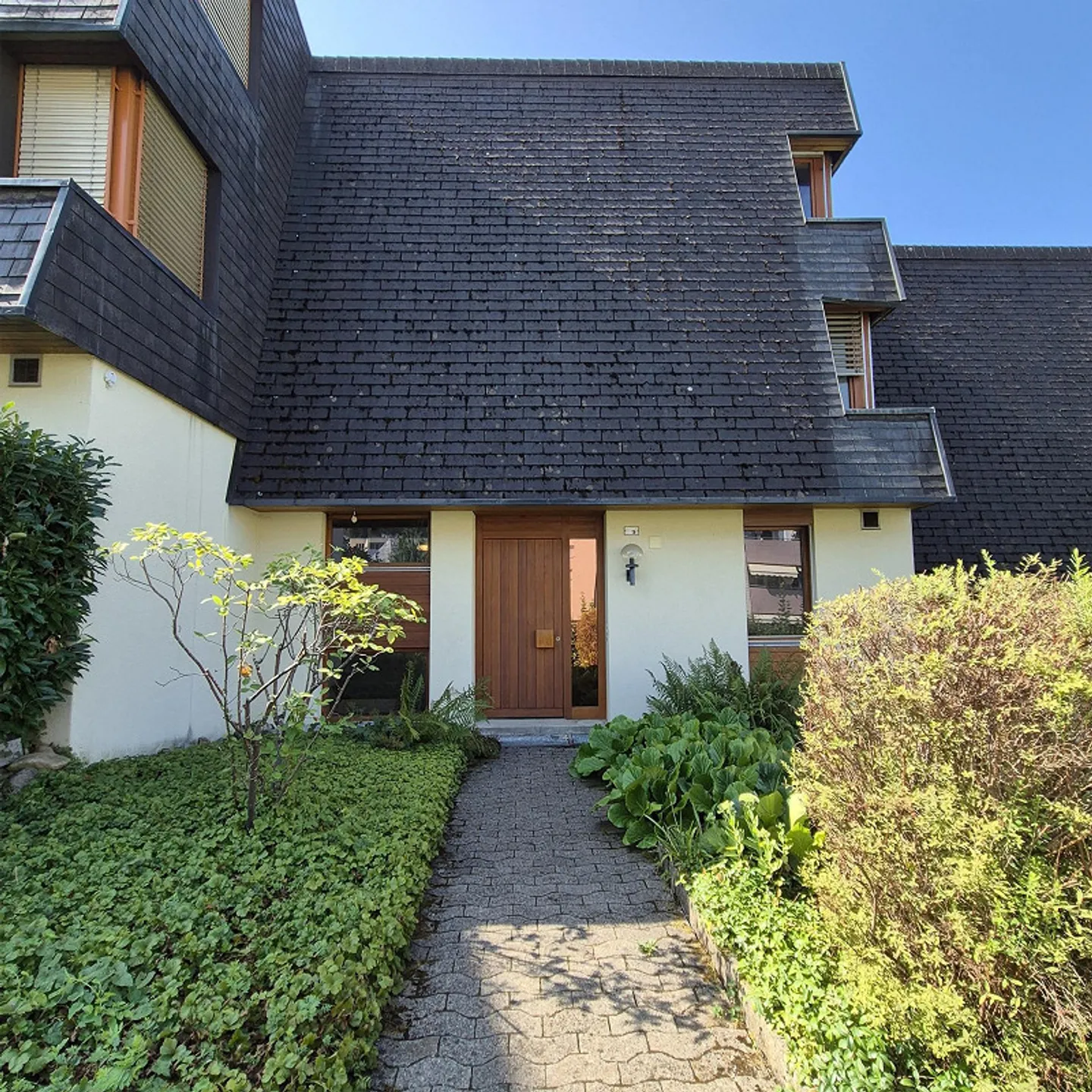 Mittel-Reiheneinfamilienhaus mit Wintergarten und separater Garage - Photo 1 sur 12