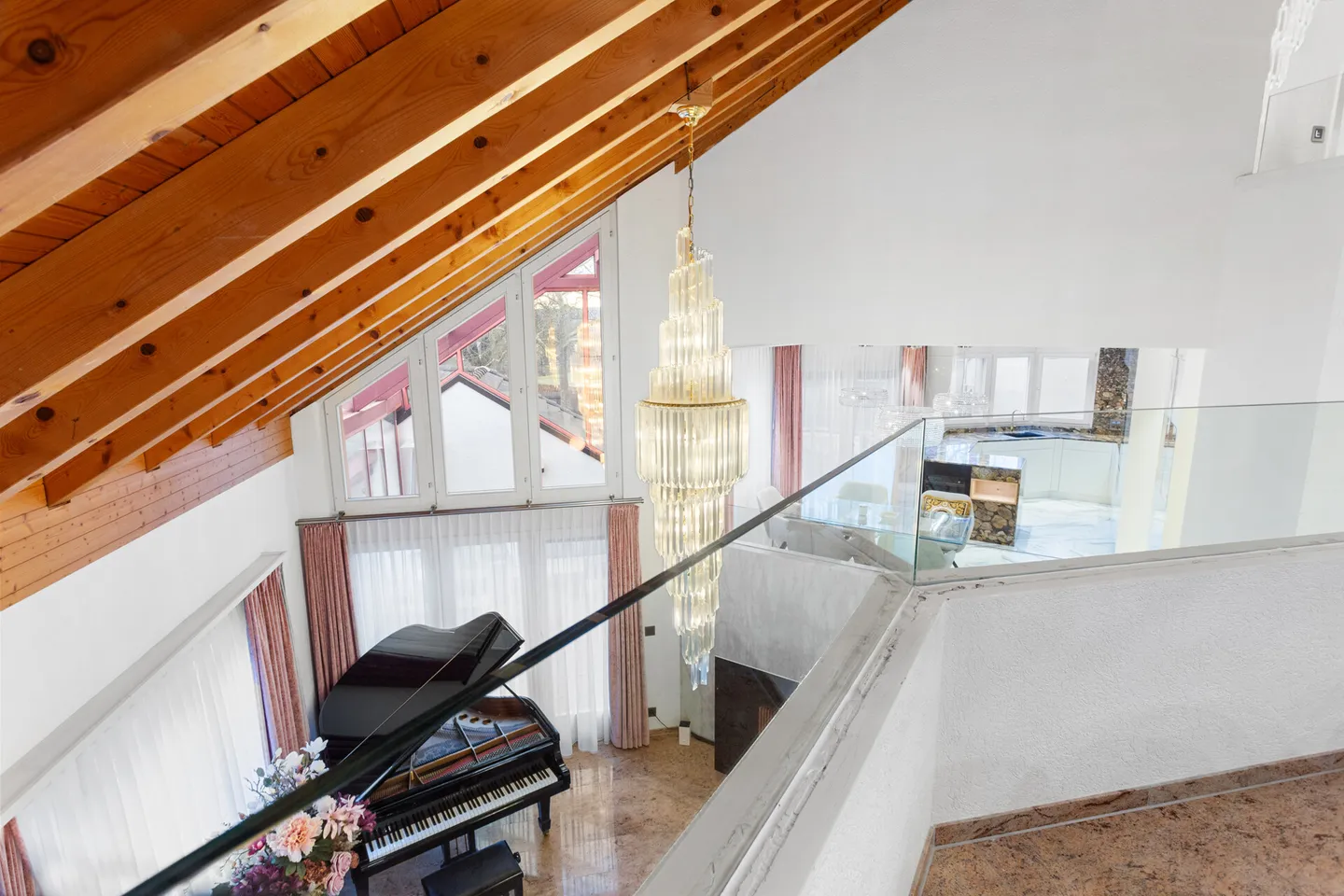 Grosszügiges Einfamilienhaus mit Garten - Foto 17 von 24