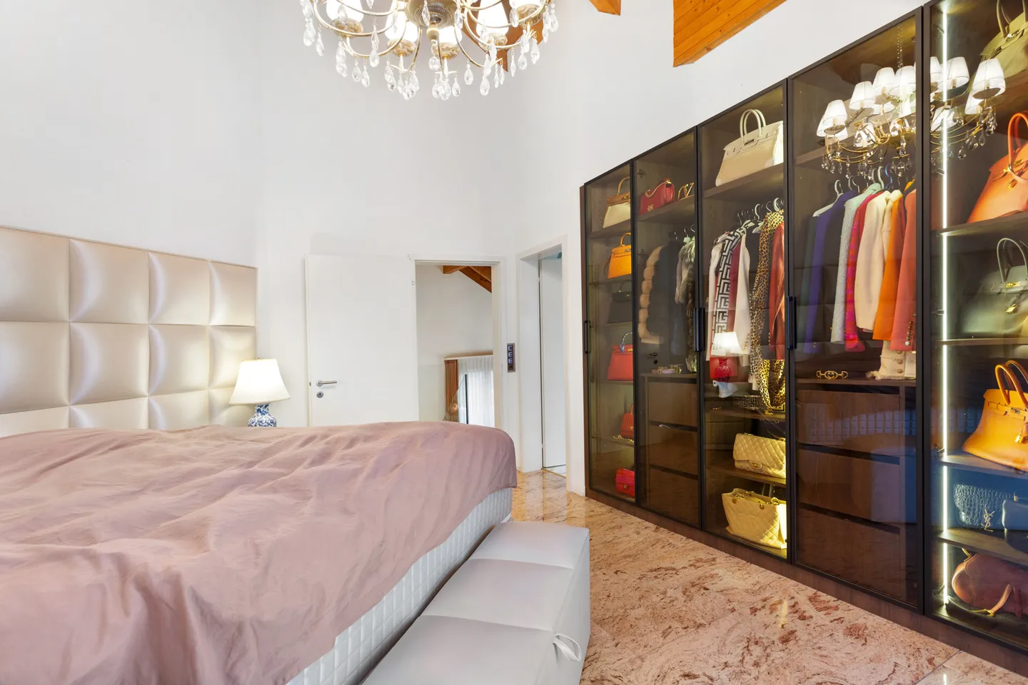 Grosszügiges Einfamilienhaus mit Garten - Foto 11 von 24