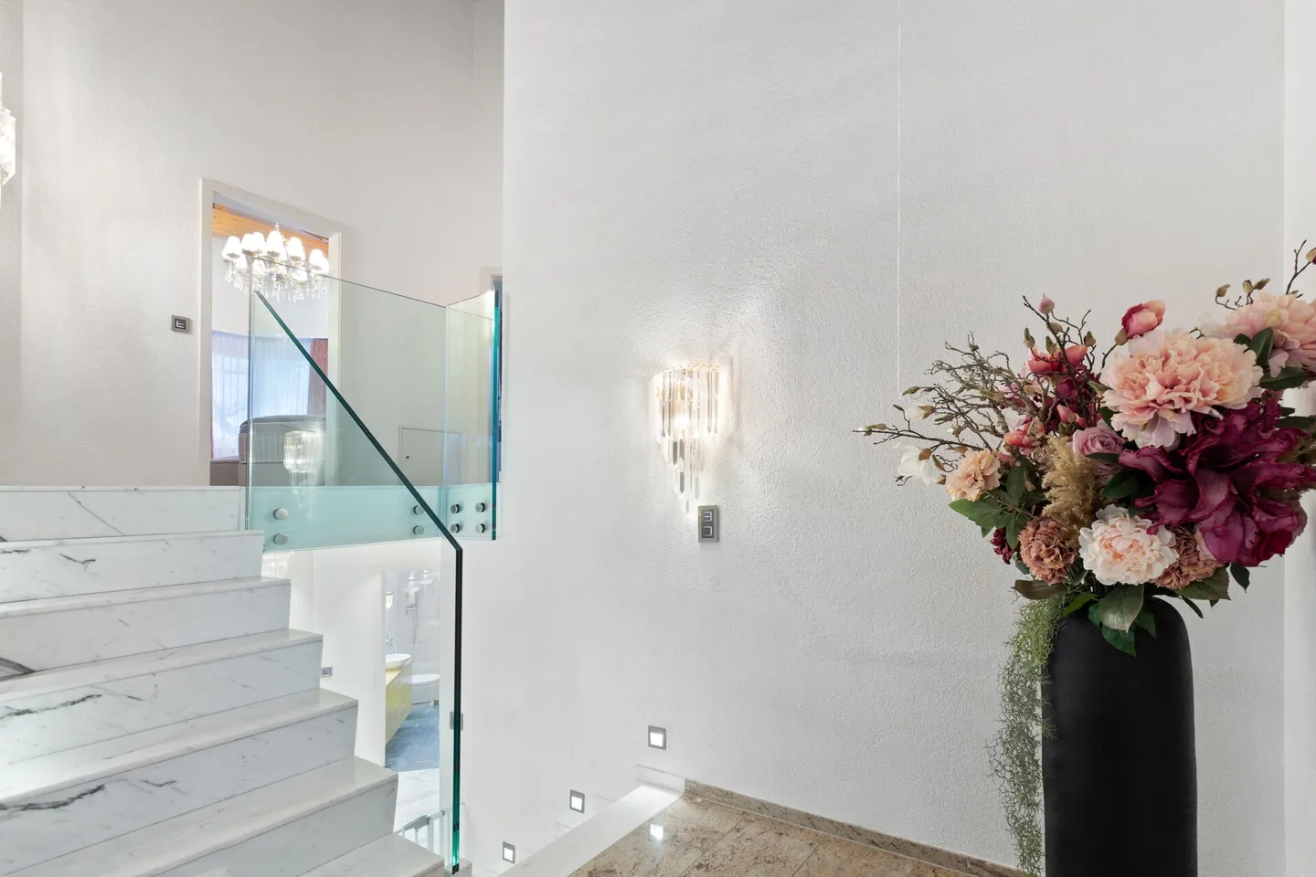 Grosszügiges Einfamilienhaus mit Garten - Foto 15 von 24