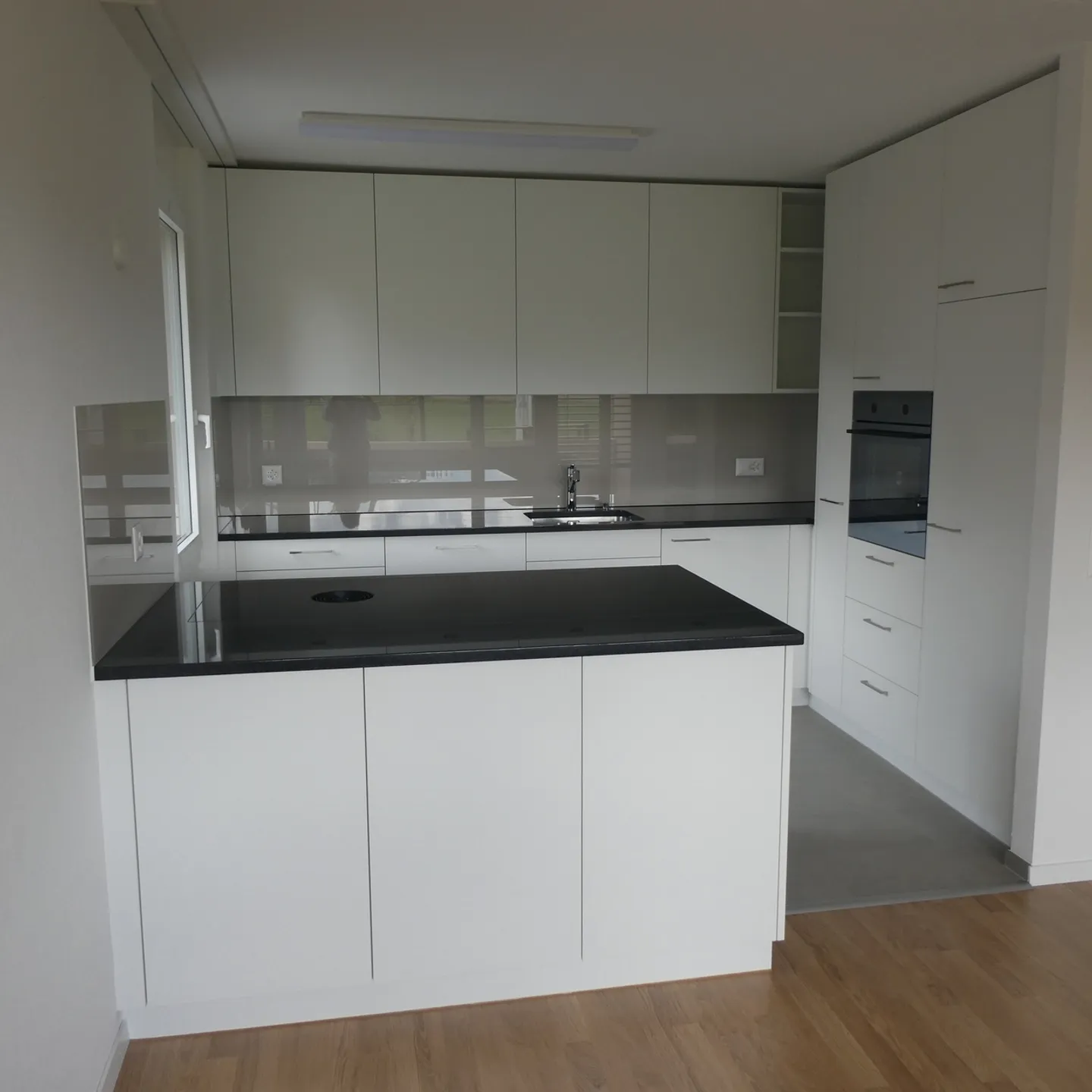 Charming 5.5-room apartment with balcony and seating area in a family-friendly location in Schüpbach - Photo 4 of 11