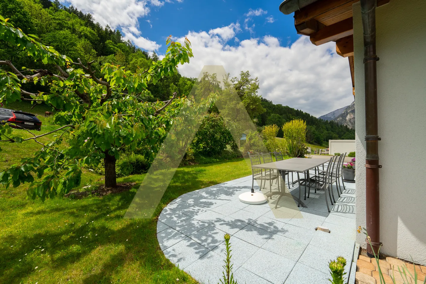 Large Single-Family Home in Val de Bagnes - Photo 4 of 11