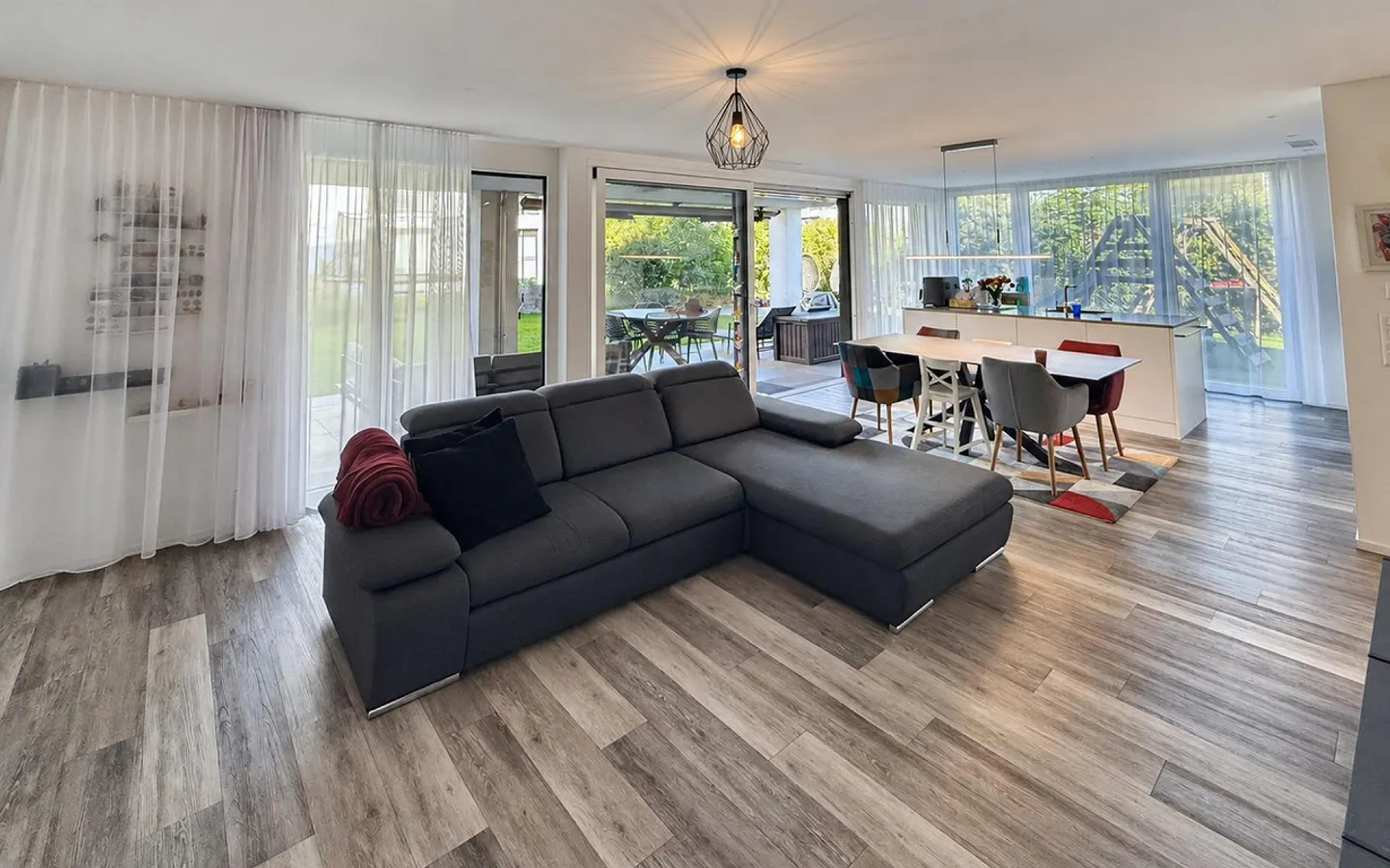 Appartement de jardin 5.5 pièces à Kreuzlingen avec environ 430 m² de jardin privé - Photo 8 sur 25