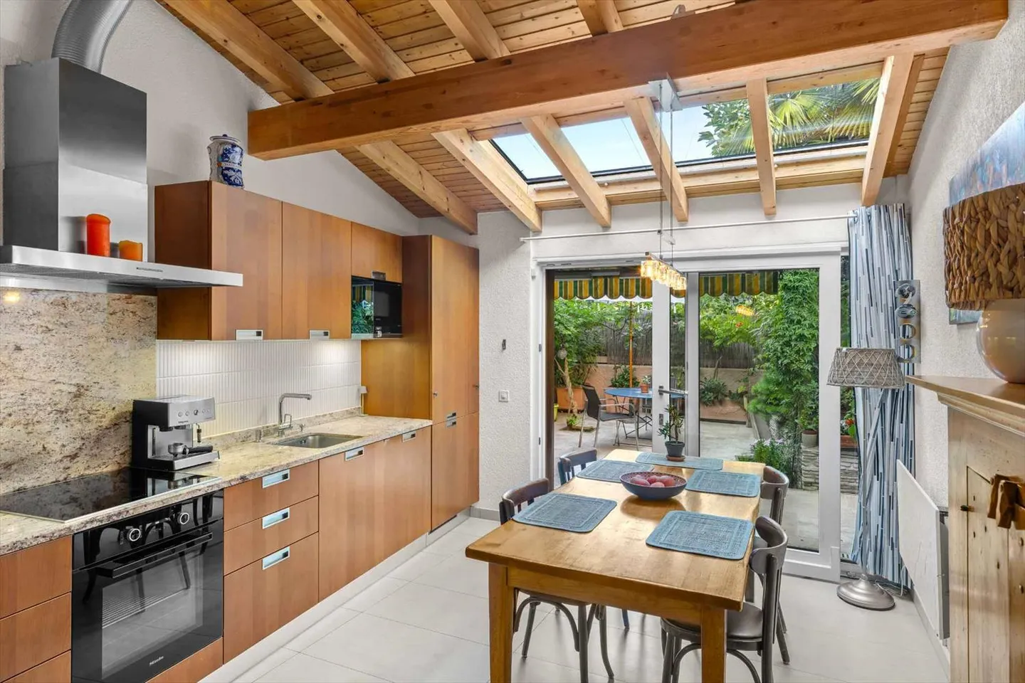 Duplex elegante nel cuore di Begnins - Foto 5 di 12