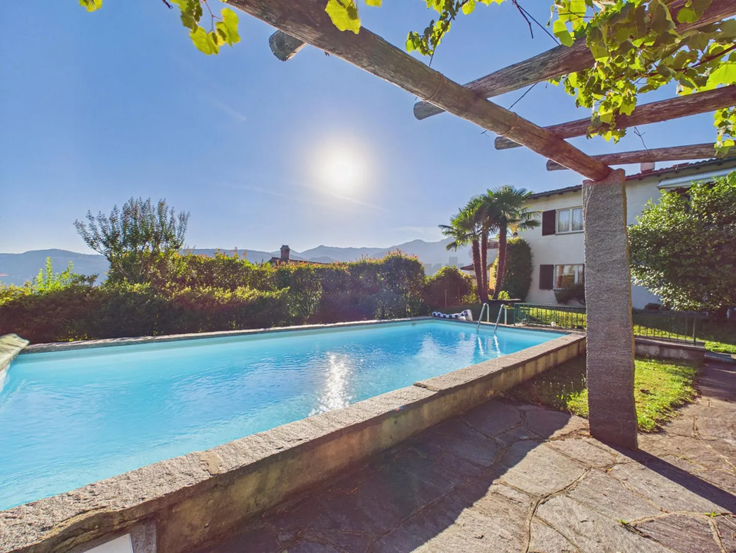 Apartment with Large Terrace, Communal Pool and Fireplace - Photo 12 of 13