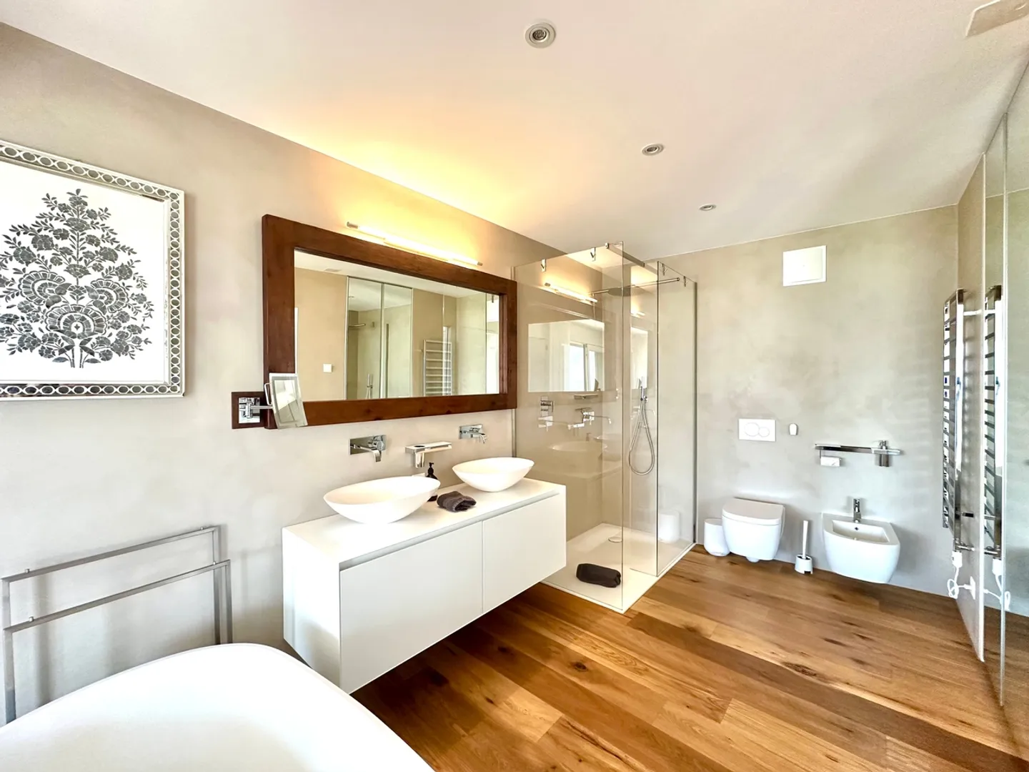 Exclusive Apartment with Panoramic Lake View in Gordola - Photo 8 of 12