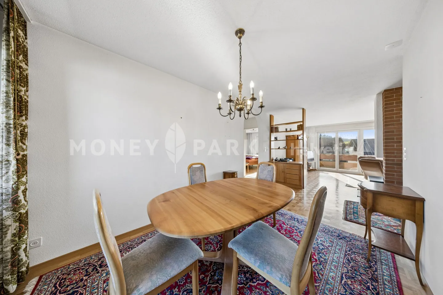 Attractive 3.5-room apartment with large and small balcony - Photo 3 of 14