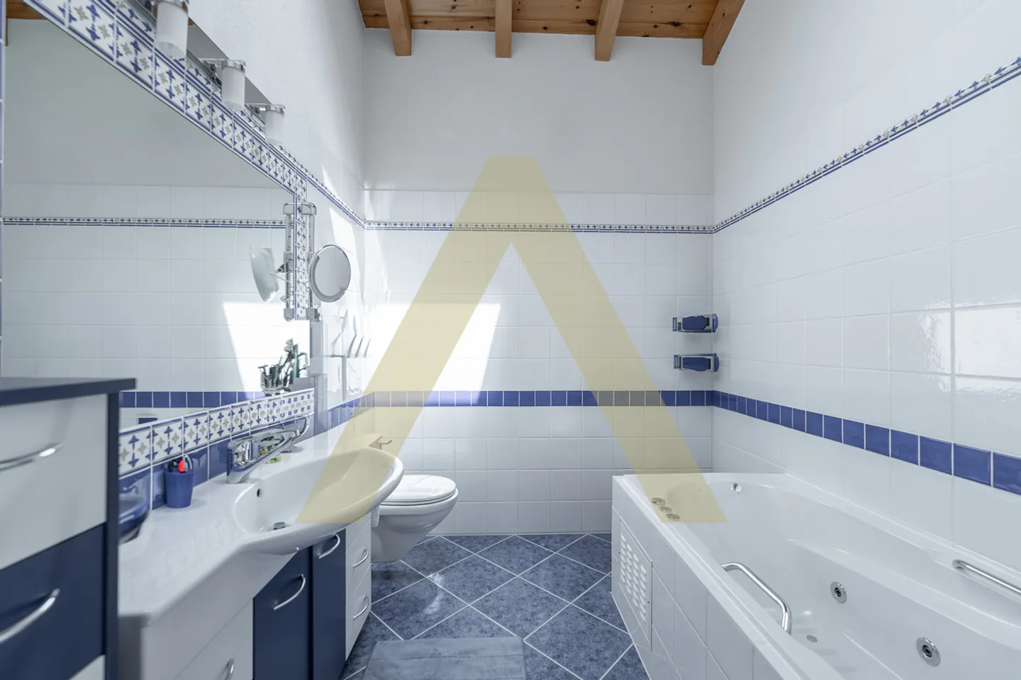 Large Single-Family Home in Val de Bagnes - Photo 11 of 11