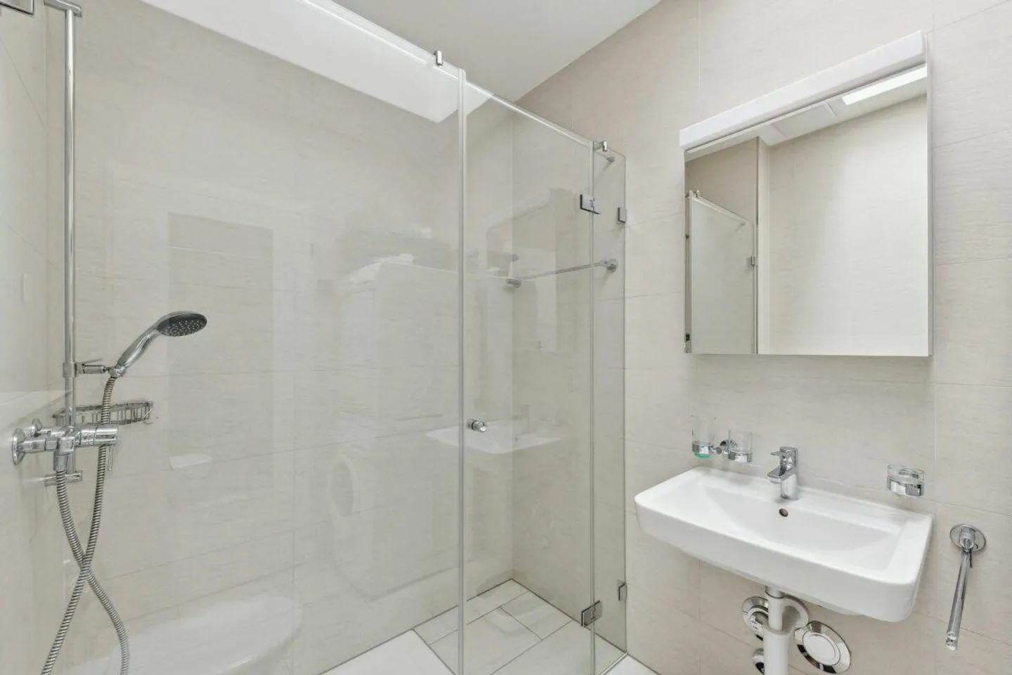 Appartement moderne dans un emplacement central ! - Photo 3 sur 6