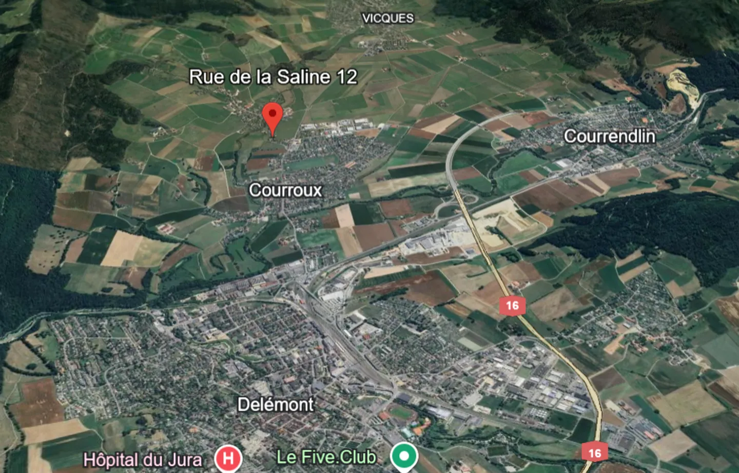 Haus mit 2 Wohnungen, Veranda, Garten, Garage: Renovierungen erforderlich - Photo 10 of 37