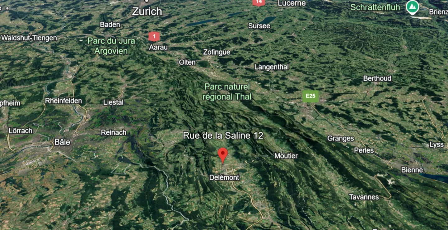 Haus mit 2 Wohnungen, Veranda, Garten, Garage: Renovierungen erforderlich - Photo 11 of 37