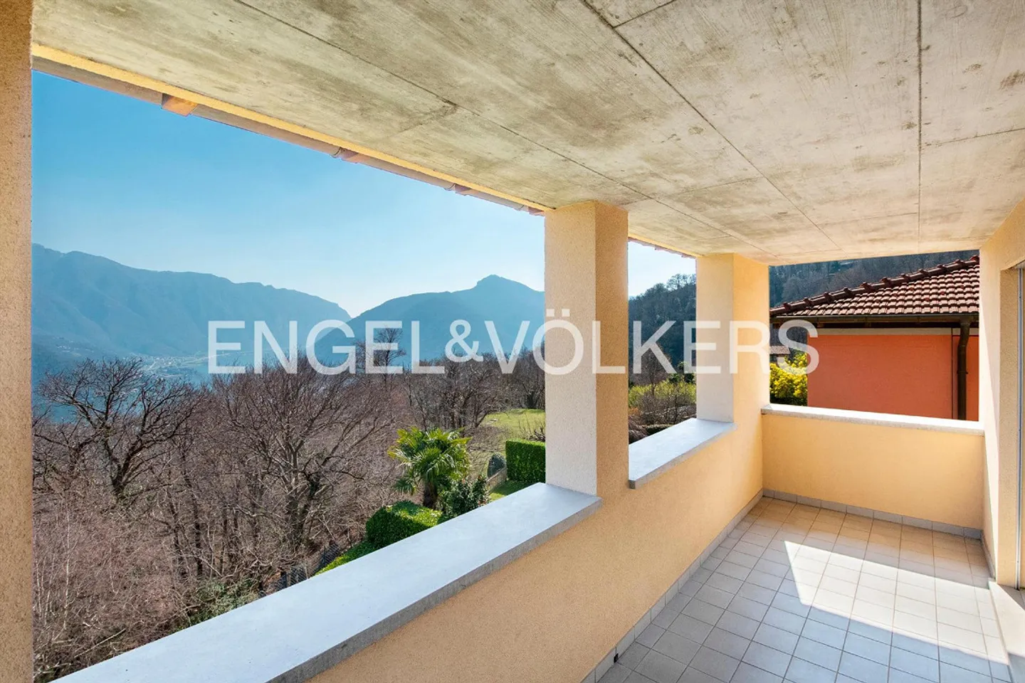 Casa con giardino in posizione tranquilla - Foto 13 di 13