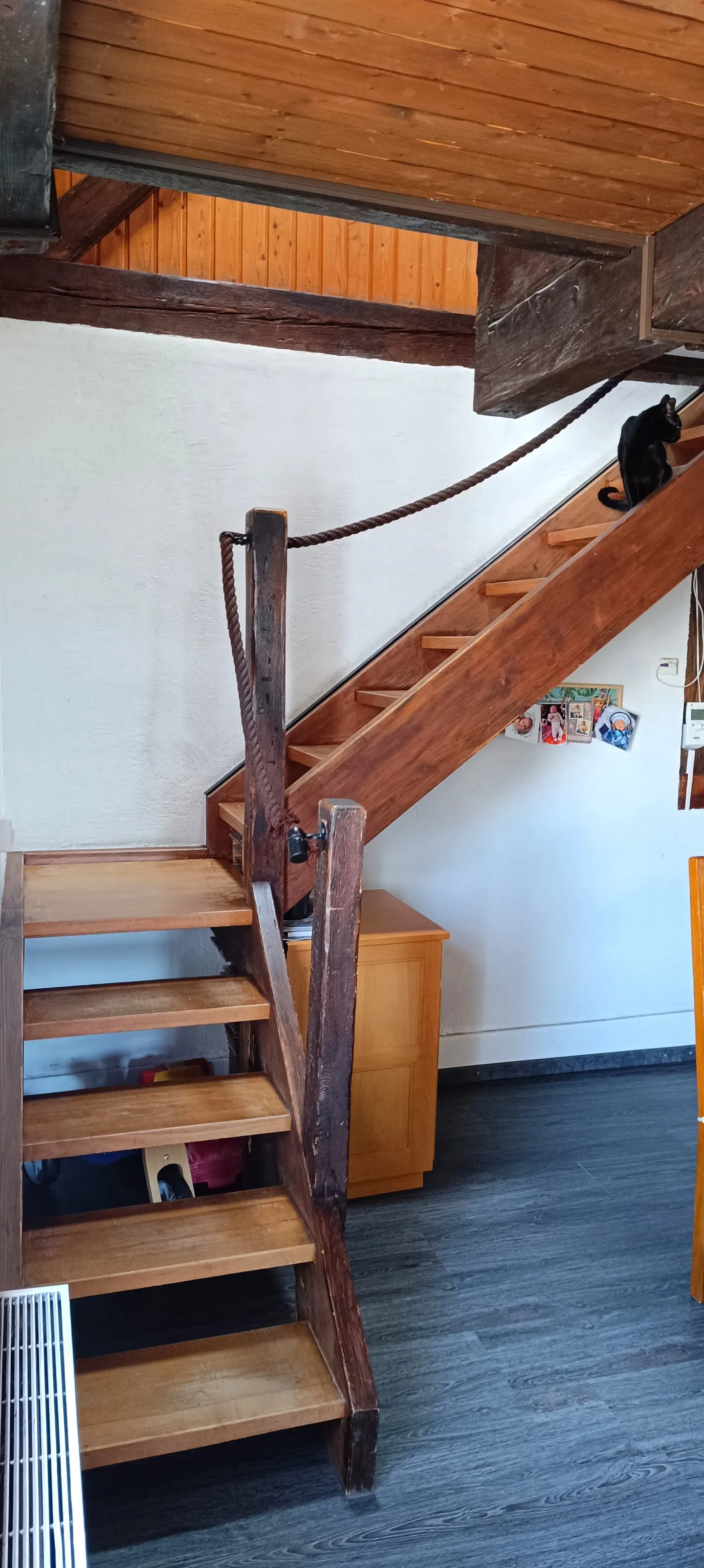 Haus mit 2 Wohnungen, Veranda, Garten, Garage: Renovierungen erforderlich - Photo 24 of 37