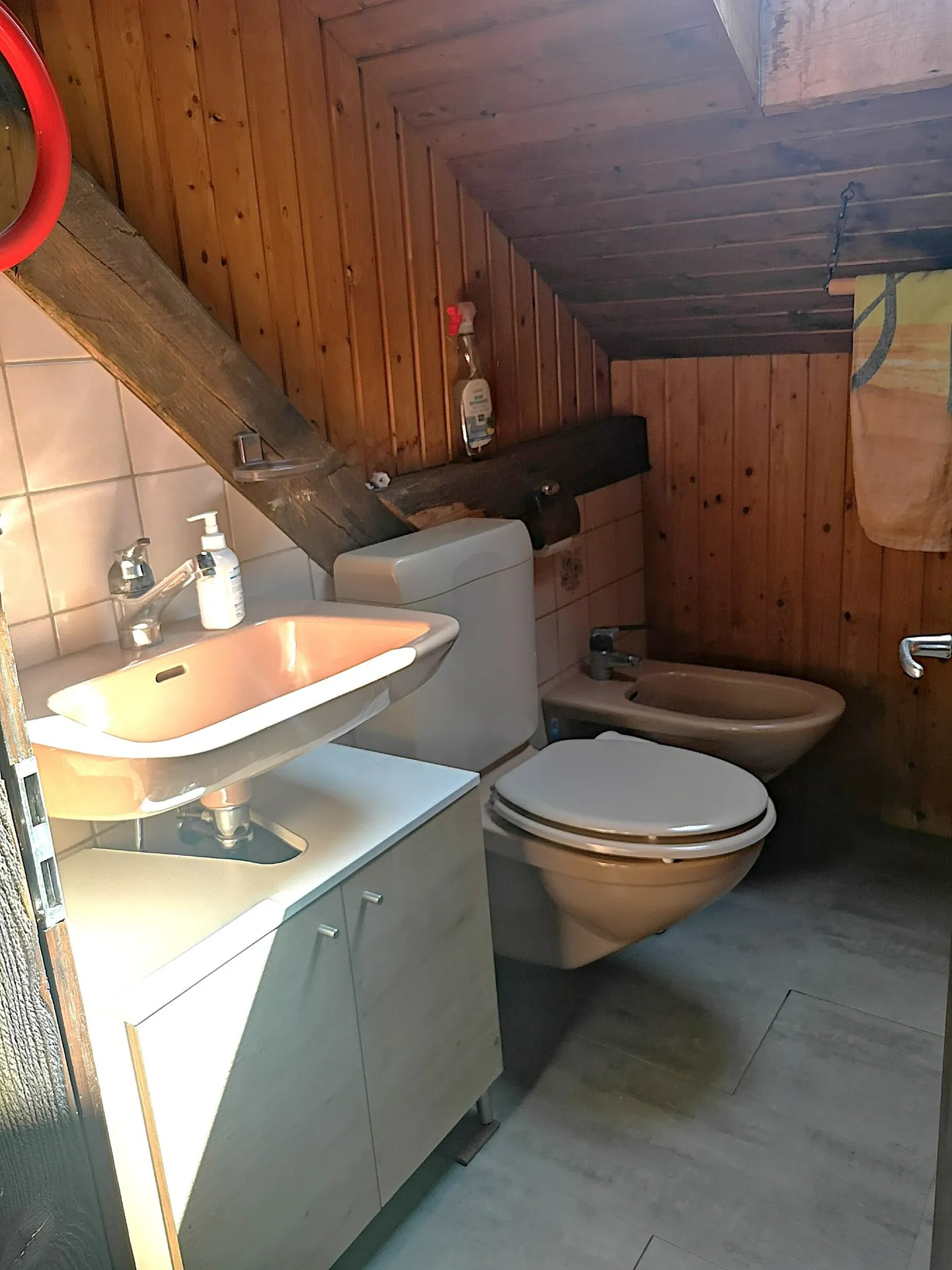 Haus mit 2 Wohnungen, Veranda, Garten, Garage: Renovierungen erforderlich - Photo 26 of 37