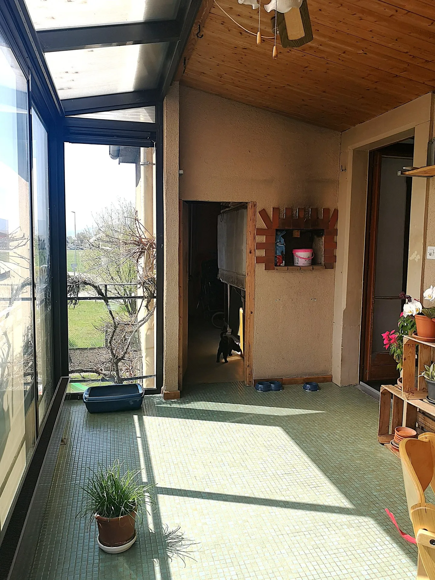 Haus mit 2 Wohnungen, Veranda, Garten, Garage: Renovierungen erforderlich - Photo 17 of 37