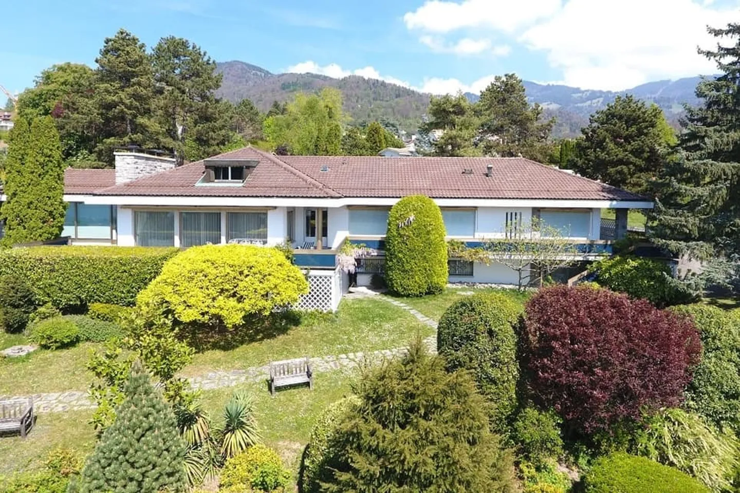 Imponente proprietà, tranquilla, vista, piscina, grande giardino - Foto 1 di 13