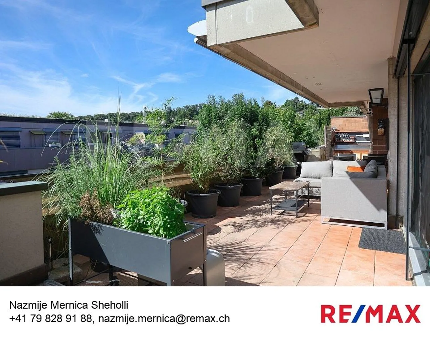 Esclusivo appartamento attico di 3,5 stanze con terrazza sul tetto a Reinach (BL) - Foto 1 di 13