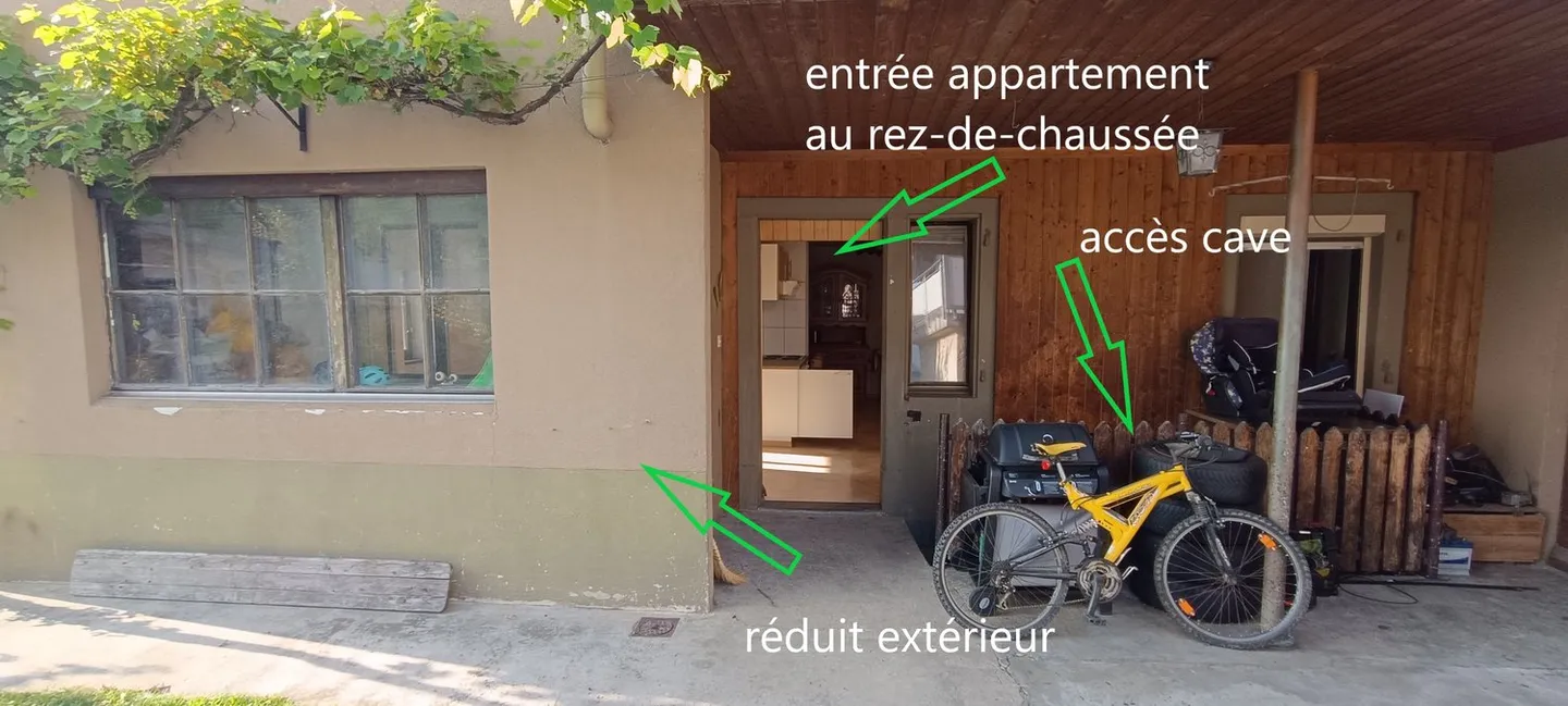 Haus mit 2 Wohnungen, Veranda, Garten, Garage: Renovierungen erforderlich - Photo 37 of 37