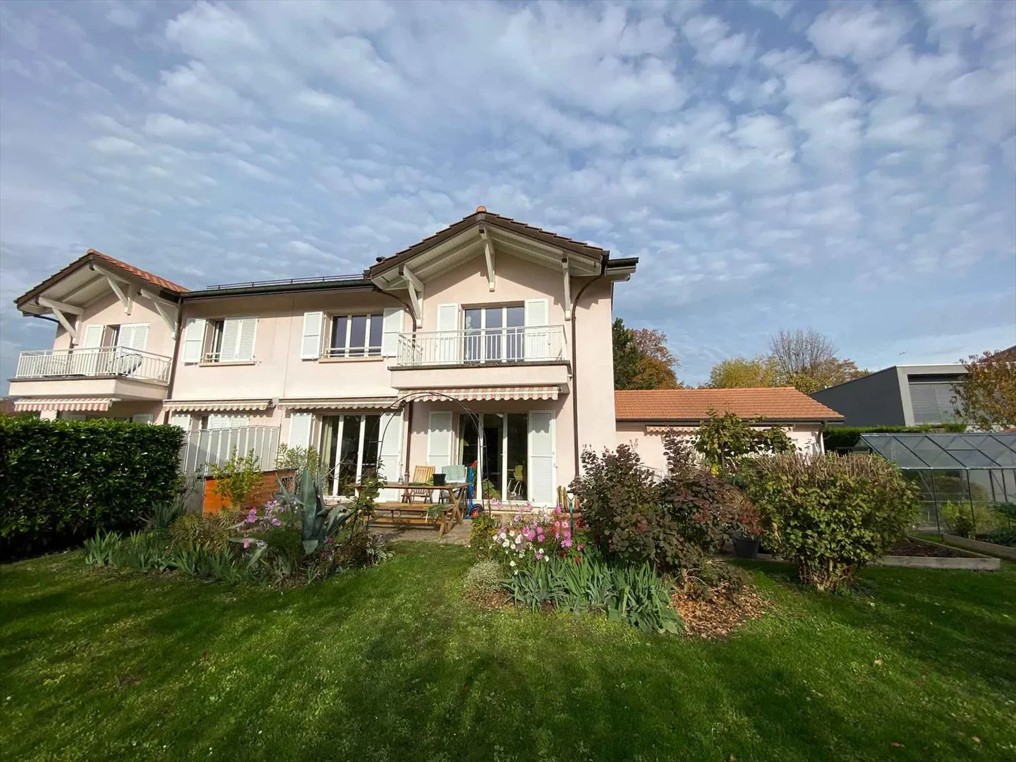 Maison jumelée 8 pièces - Photo 1 sur 12