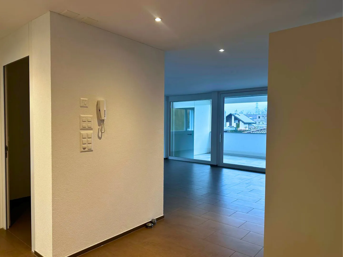 Appartamento moderno di 3,5 stanze al 1° piano con grande balcone - Foto 7 di 13