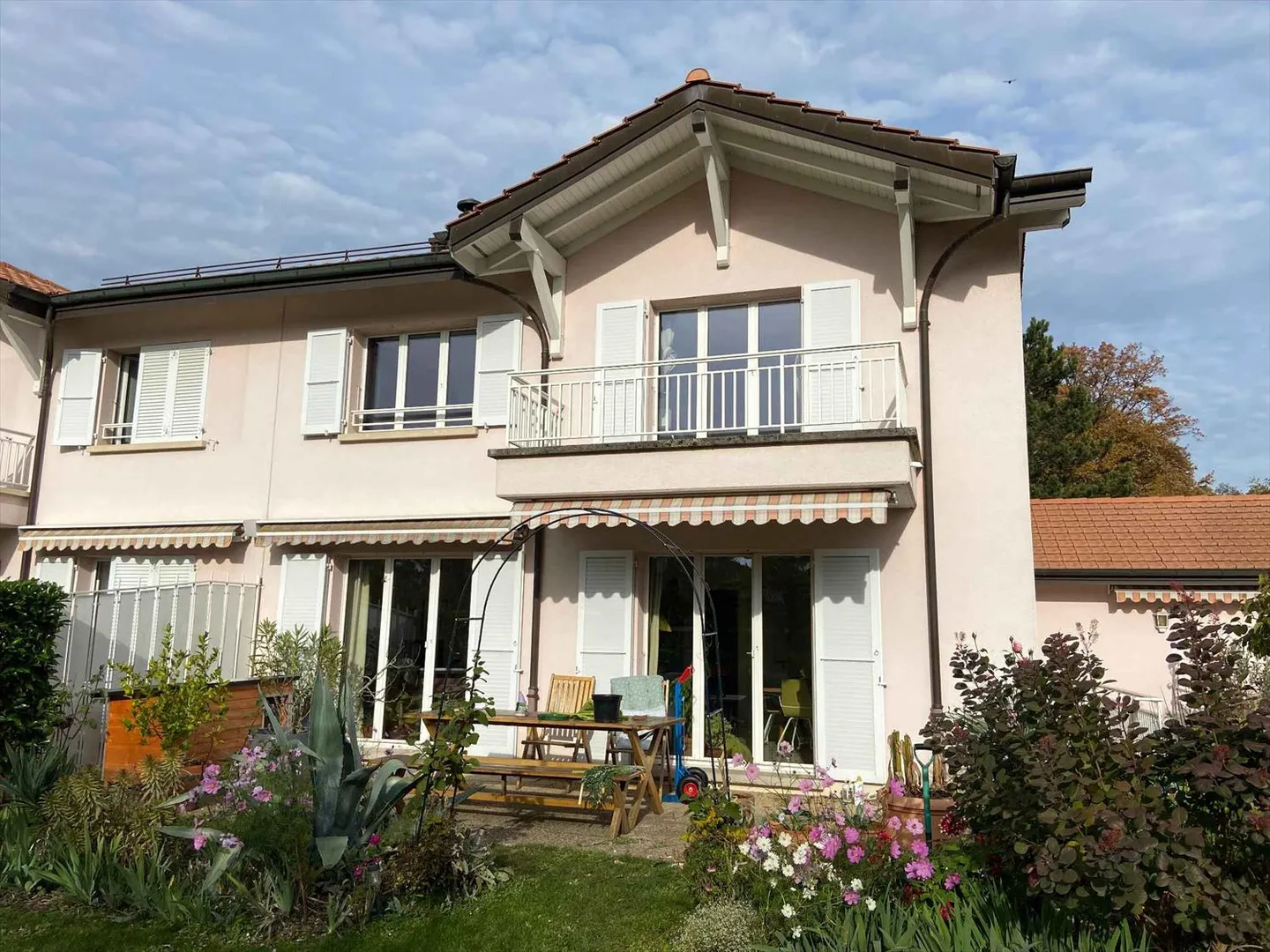 Maison jumelée 8 pièces - Photo 2 sur 12