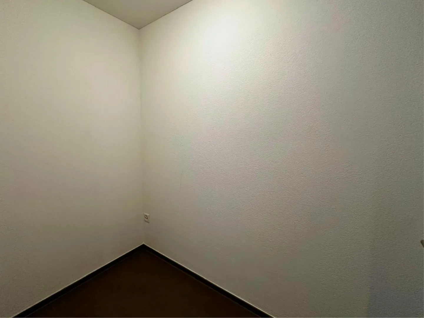 Appartamento moderno di 3,5 stanze al 1° piano con grande balcone - Foto 3 di 13