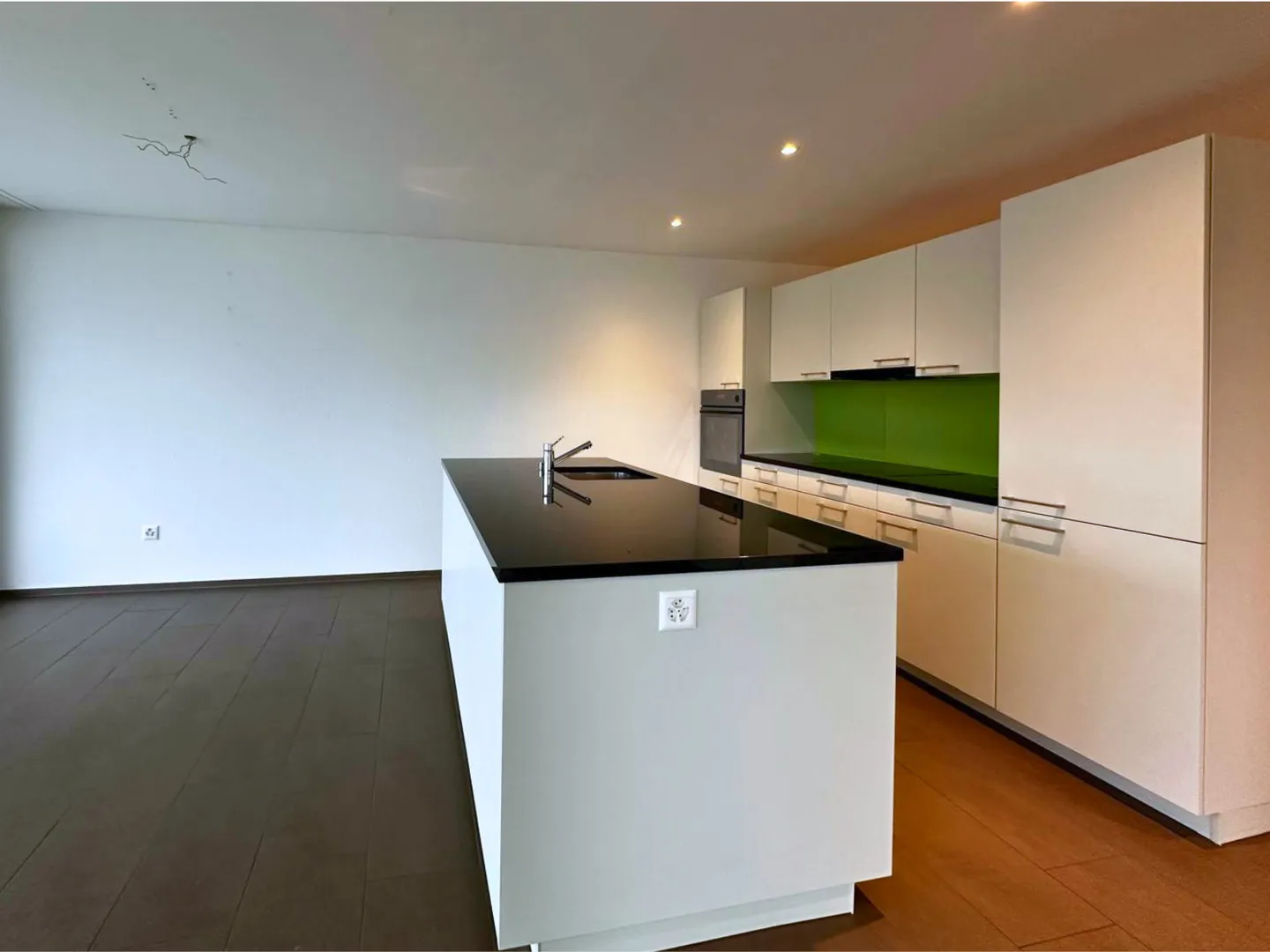 Appartamento moderno di 3,5 stanze al 1° piano con grande balcone - Foto 10 di 13