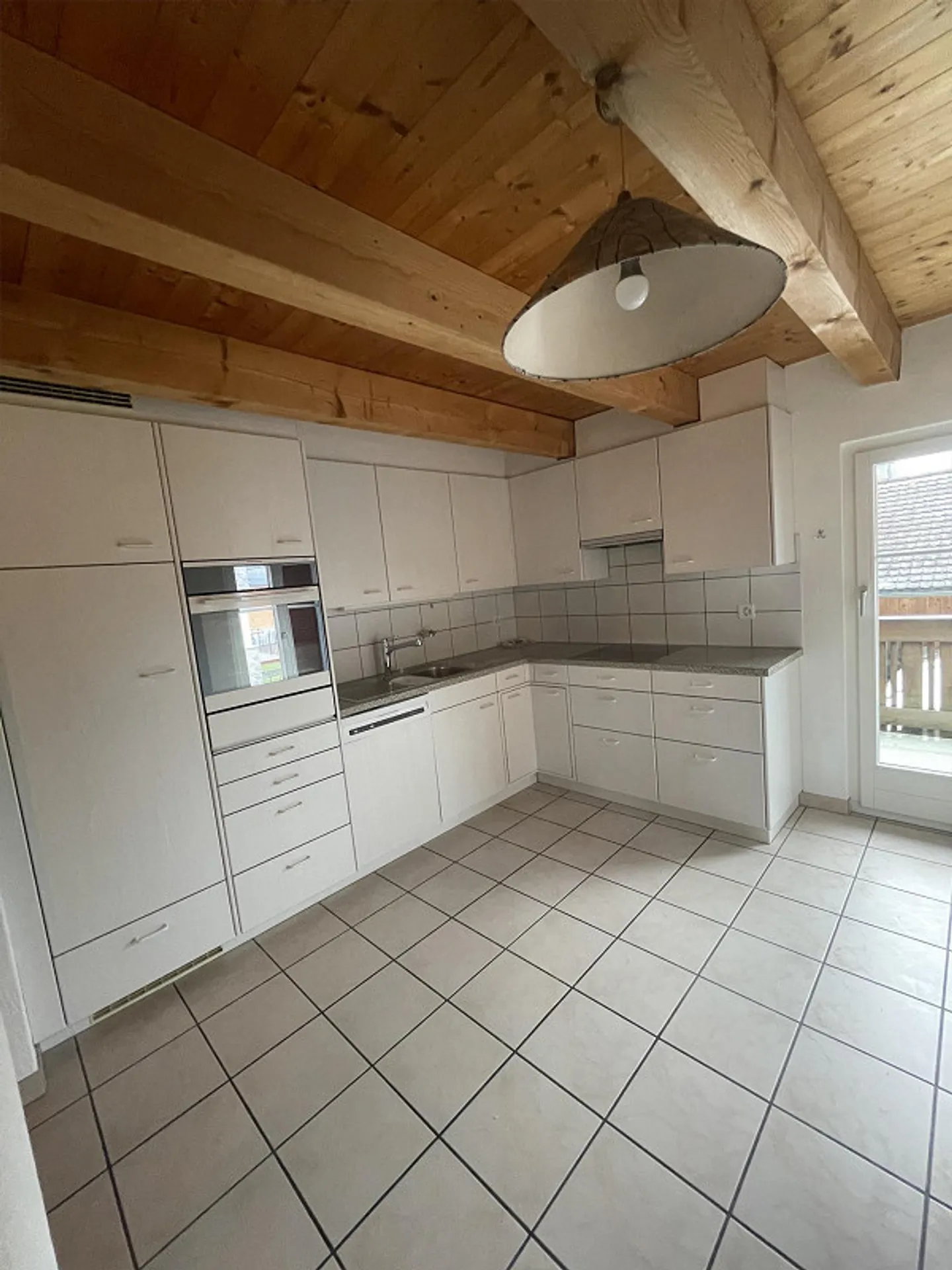 Appartement 4,5 pièces, balcon, emplacement central - Photo 7 sur 26