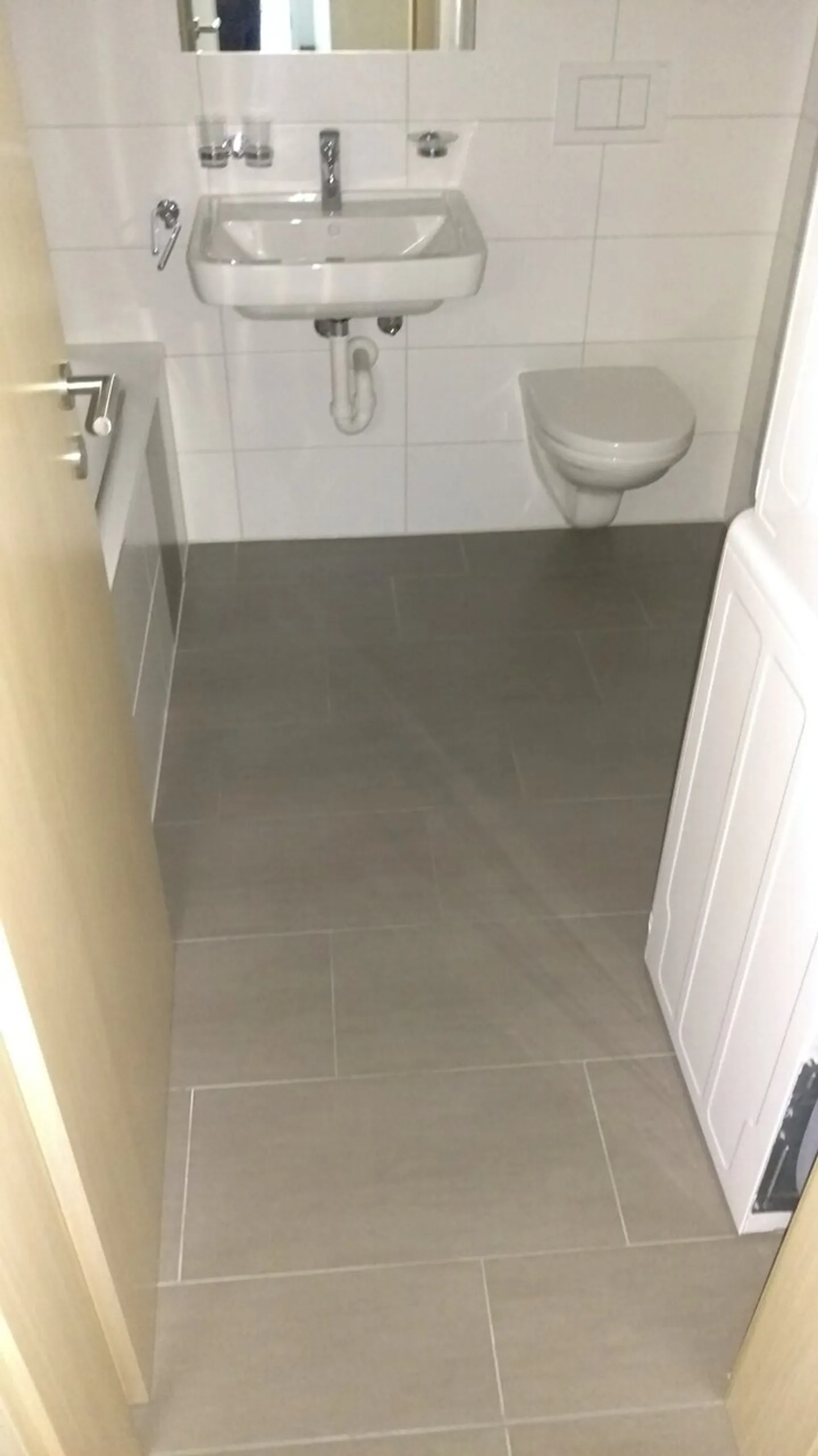 Modern Apartment in Tranquil Setting - Photo 3 of 9