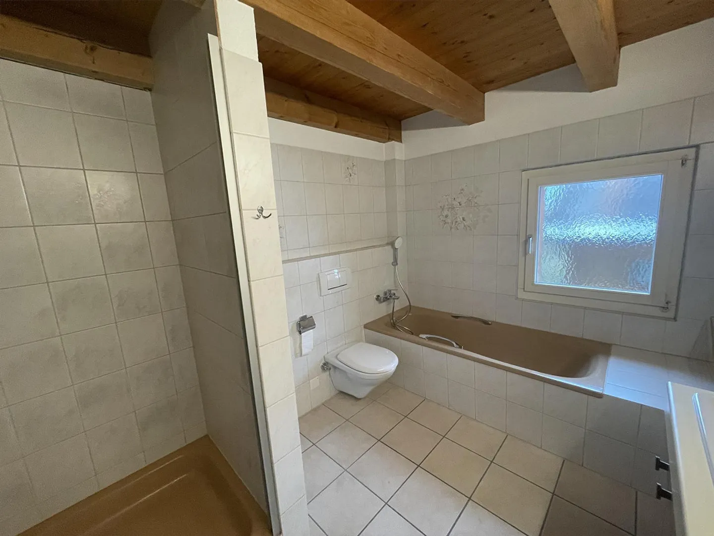 Appartement 4,5 pièces, balcon, emplacement central - Photo 15 sur 26