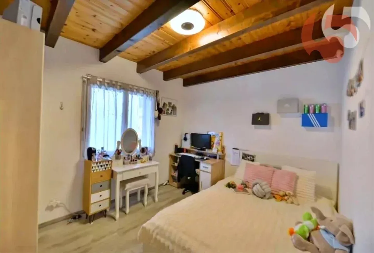 Wunderschöne 6.5-Zimmer-Villa mit Werkstatt und großer Garage - Foto 7 von 10