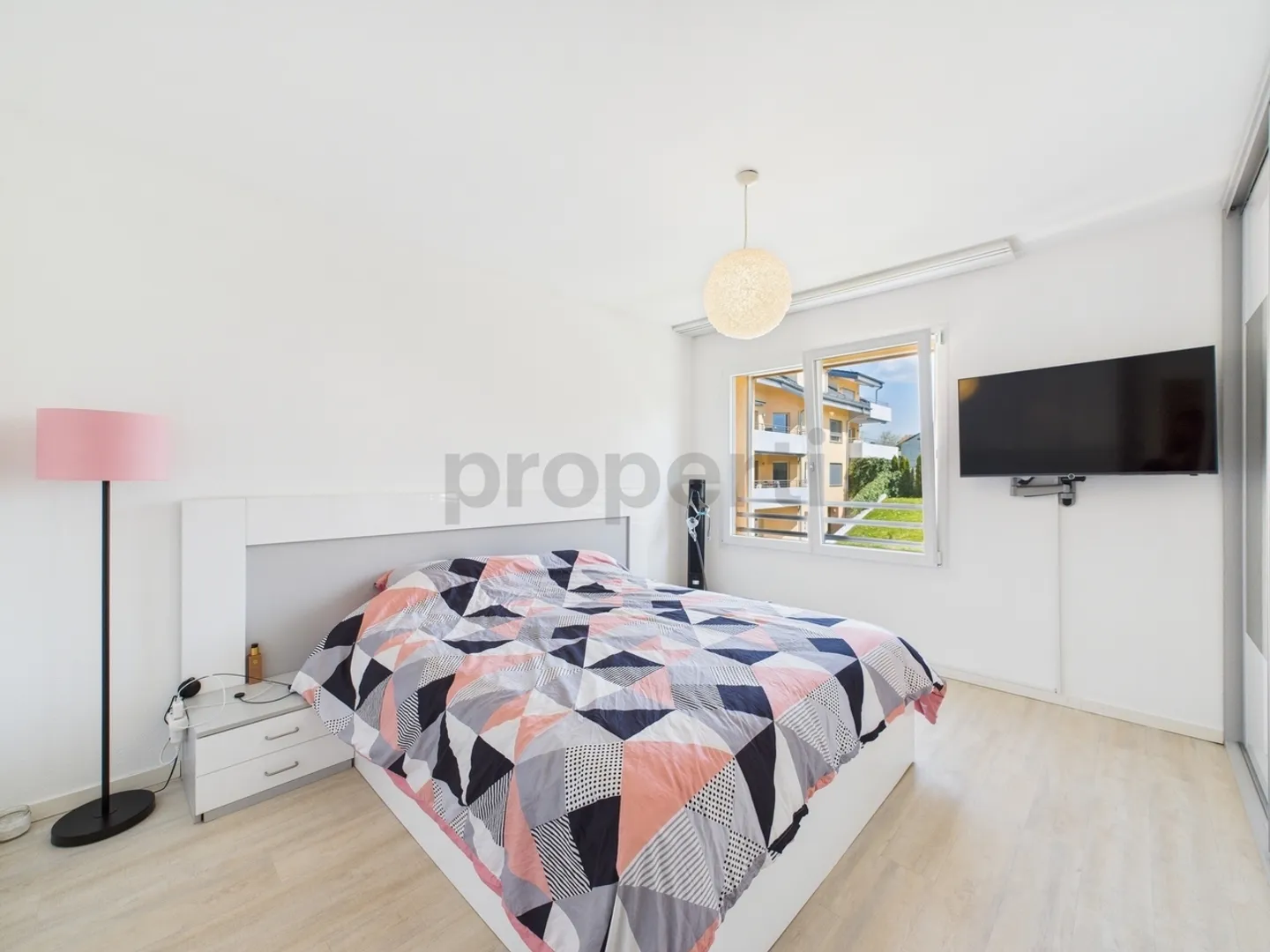 Domaine Plein Soleil - a quiet, bright and modern living space - Photo 6 of 12